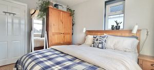 Photo 11- click for photo gallery